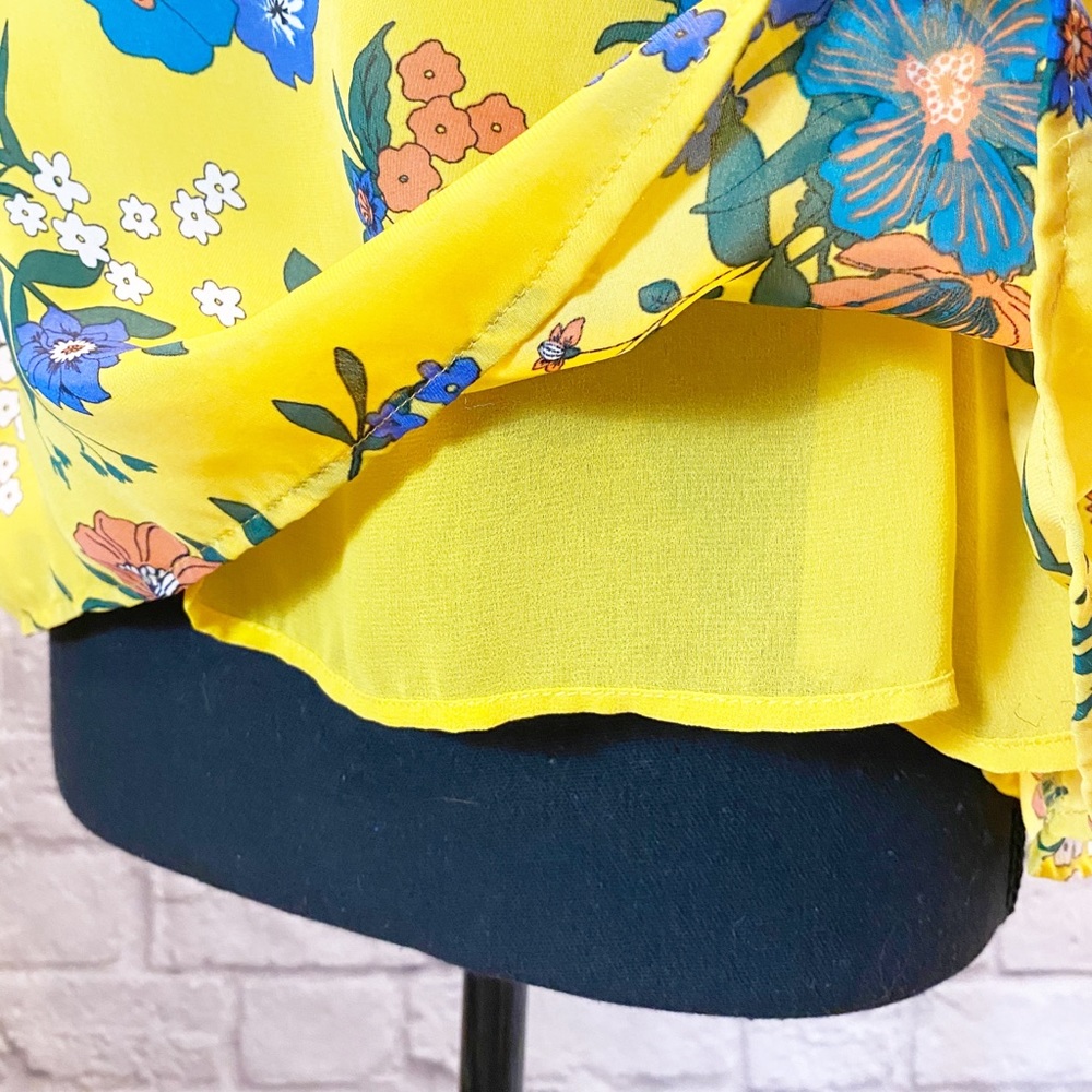 Floral Ruffle Blouse - Picture 2 of 14